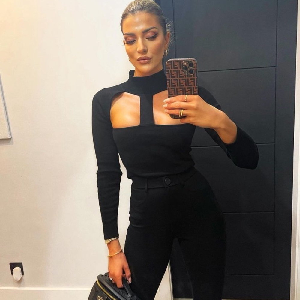 GORGEOUS ZARA Cut Out Mock Neck Knit Top